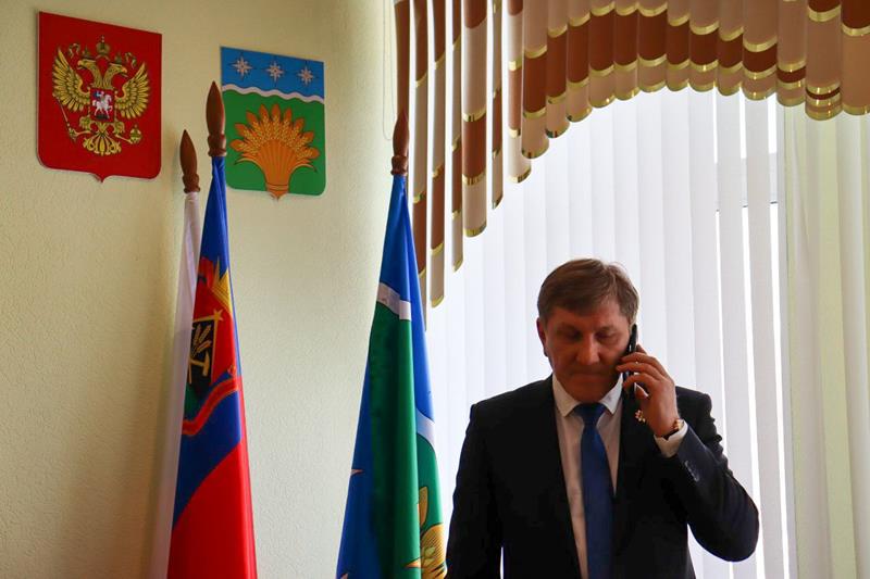 Глава Юргинского муниципального округа Дадаш Дадашов ответил на вопросы жителей по телефону