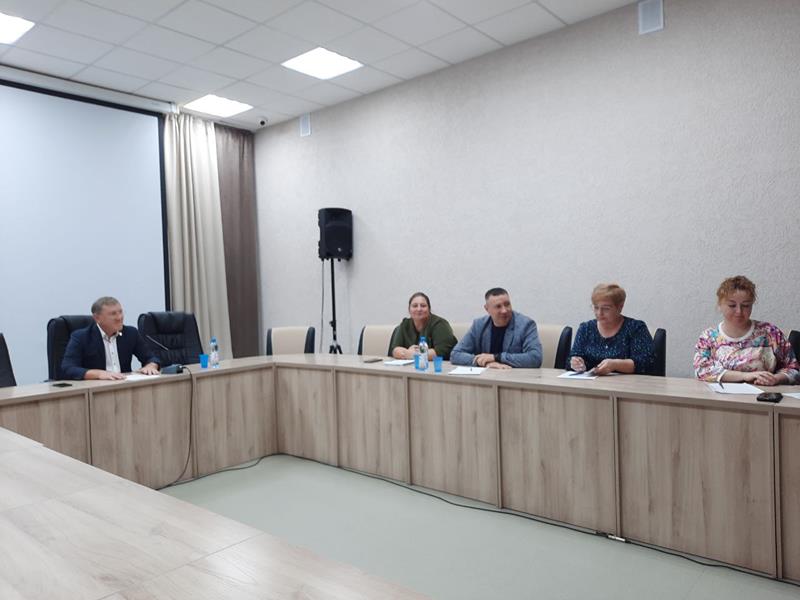 На встрече глава округа Дадаш Дадашов обсудил с жителями проблемные вопросы работы Почты России