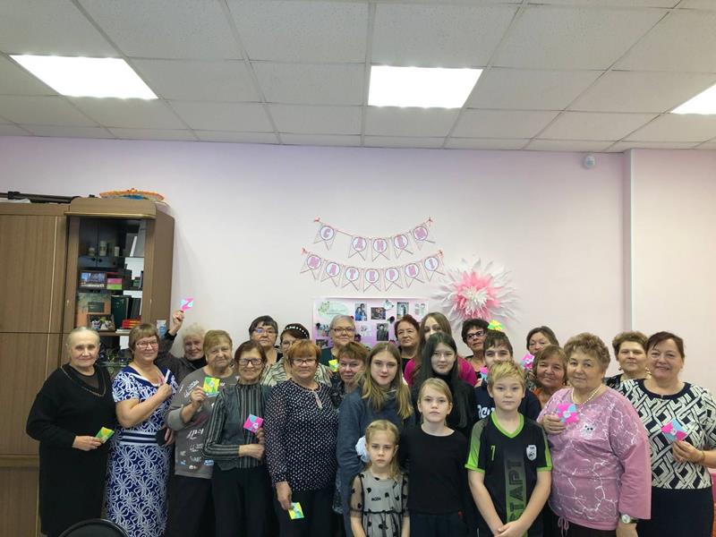 Работниками Центра социального обслуживания населения было организовано праздничное мероприятие приуроченное ко Дню матери