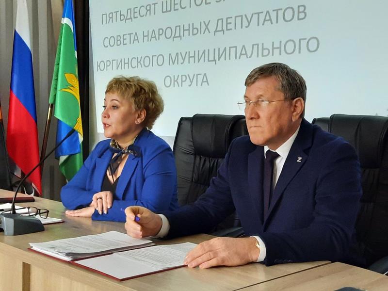 Глава округа Дадаш Дадашов выступил  с докладом перед депутатами