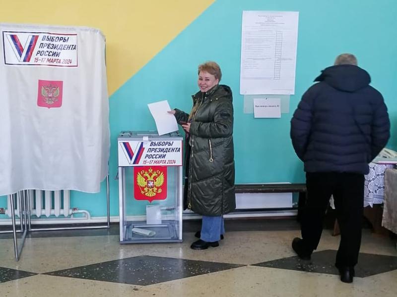 Общественники, активисты, депутаты Юргинского муниципального округа пришли на выборы Президента