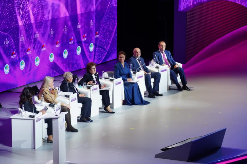Владимир Путин поприветствовал участников III Женского форума в Кузбассе