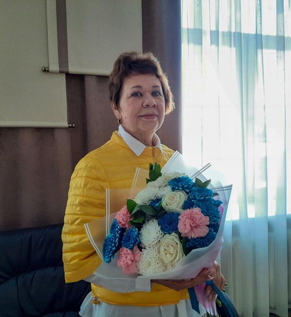 Сегодня свой день рождения отмечает Почетный гражданин Юргинского муниципального округа Чахлова Галина Александровна