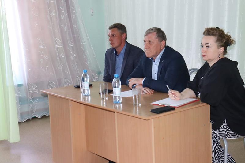 Прием граждан и встреча с трудовым коллективом