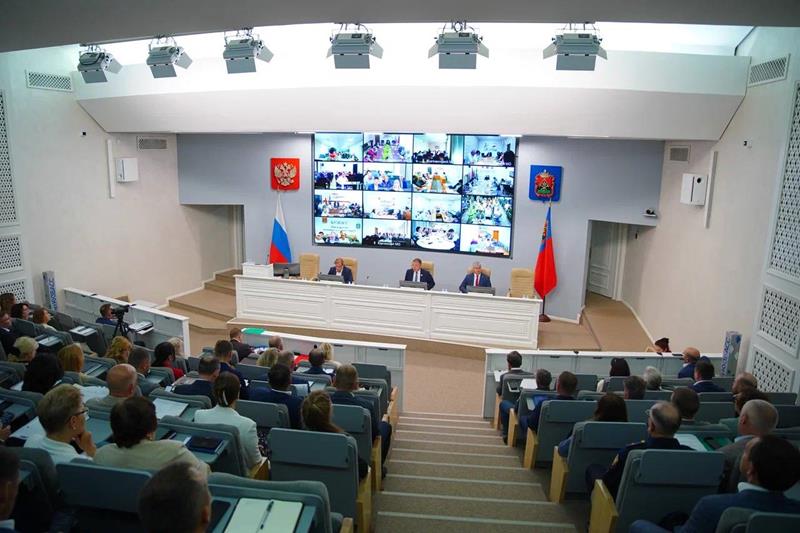 Свыше 30 тысяч кузбасских подростков и студентов трудоустроены этим летом