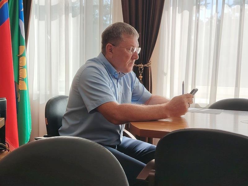 Глава округа проведет прямую линию