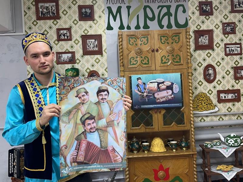 Ребята из Сарсазского СДК продолжают знакомить жителей с культурой татарского народа