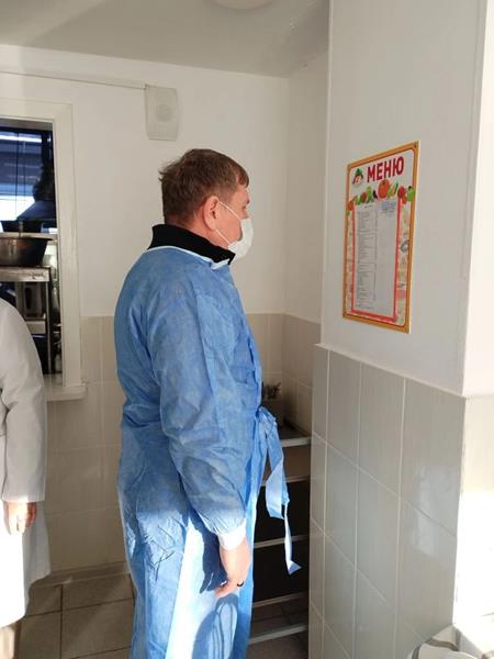 В рабочем порядке сегодня глава округа Дадаш Дадашов посетил Арлюкский Дом-интернат для престарелых и инвалидов