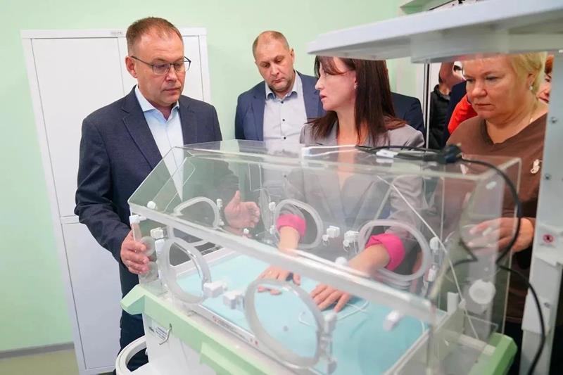 Губернатор Илья Середюк проверил качество ремонта обновленного акушерского стационара №3 в Новокузнецке